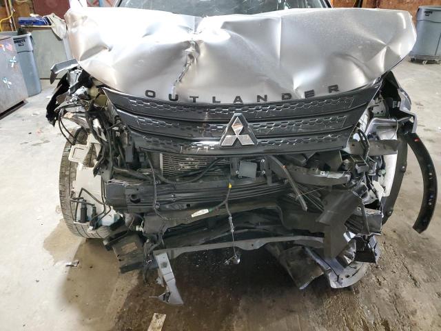 JA4J4UA80PZ031995 - 2023 MITSUBISHI OUTLANDER SE GRAY photo 12