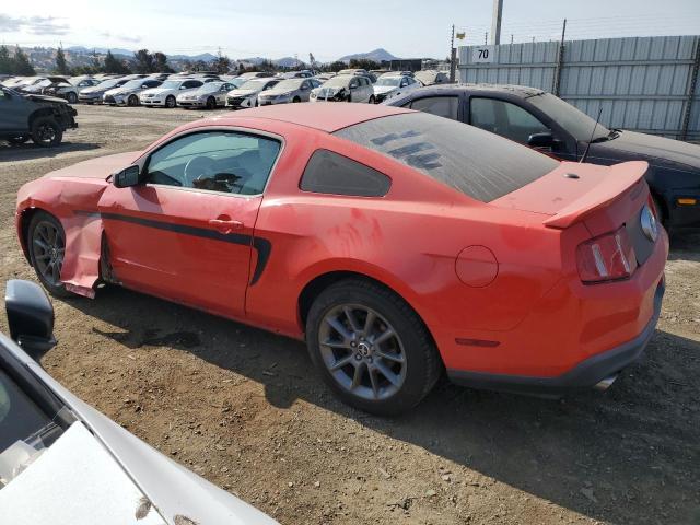 1ZVBP8AM7B5132034 - 2011 FORD MUSTANG RED photo 2