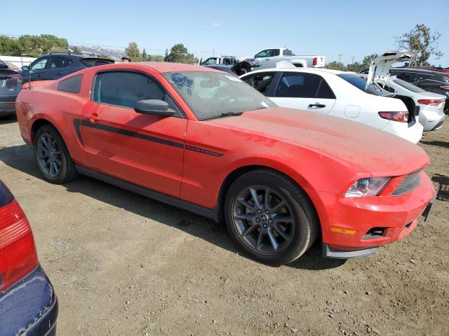 1ZVBP8AM7B5132034 - 2011 FORD MUSTANG RED photo 4