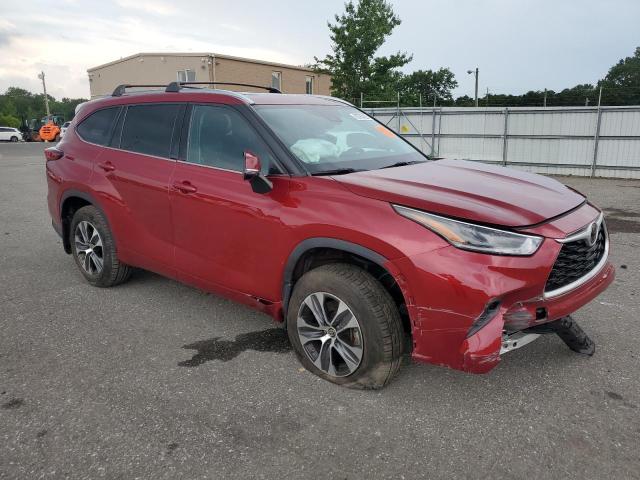 5TDHZRBH6MS557739 - 2021 TOYOTA HIGHLANDER XLE Rouge photo 4