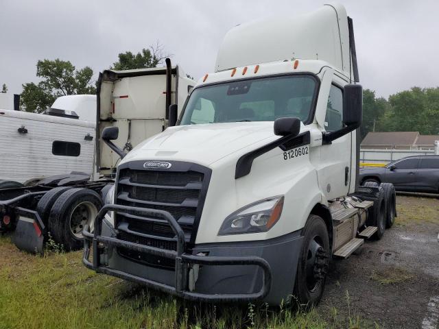 1FUJHTDV9LLLC7802 - 2020 FREIGHTLINER CASCADIA 1 WHITE photo 2