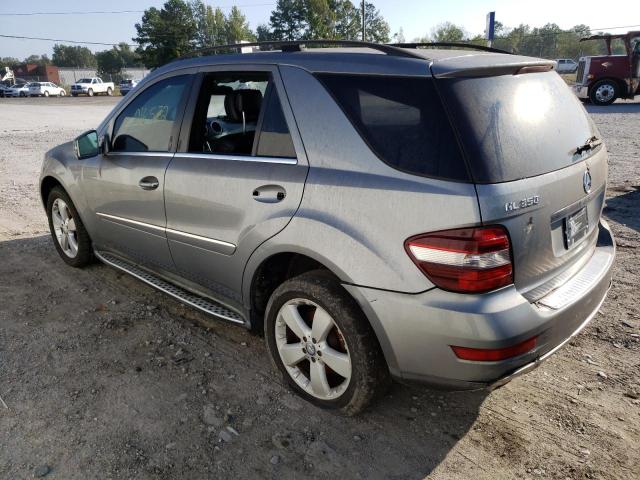 4JGBB8GB2BA629700 - 2011 MERCEDES-BENZ ML 350 4MATIC GRAY photo 2
