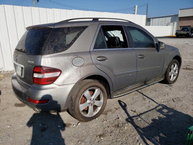 4JGBB8GB2BA629700 - 2011 MERCEDES-BENZ ML 350 4MATIC GRAY photo 3