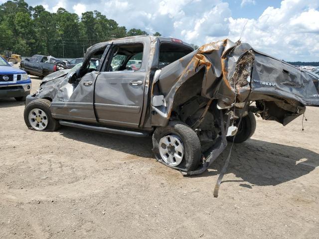 5TBET341X5S487545 - 2005 TOYOTA TUNDRA DOUBLE CAB SR5 SILVER photo 2