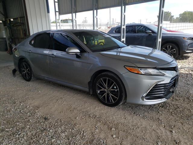 4T1F31AK1NU572777 - 2022 TOYOTA CAMRY XLE Plata foto 4