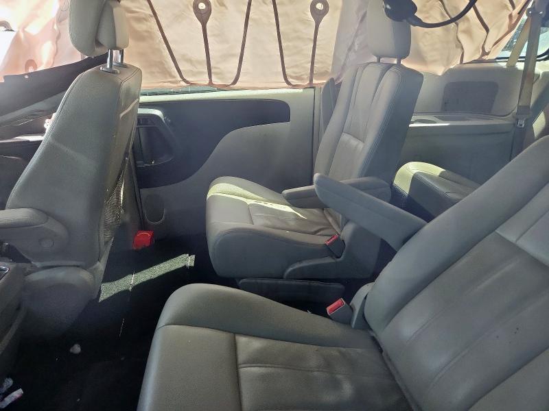 2C4RC1BG9GR282461 - 2016 CHRYSLER TOWN & COU TOURING BURGUNDY photo 11