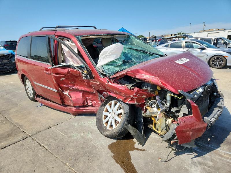 2C4RC1BG9GR282461 - 2016 CHRYSLER TOWN & COU TOURING BURGUNDY photo 4