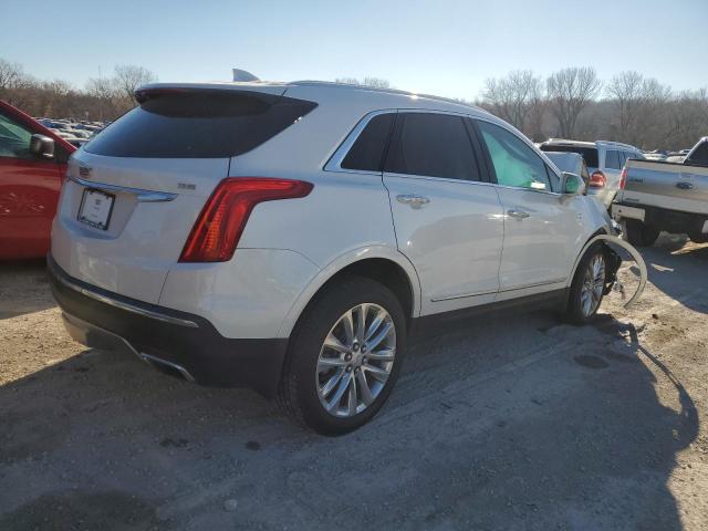 1GYKNFRS9HZ105588 - 2017 CADILLAC XT5 PLATINUM WHITE photo 3