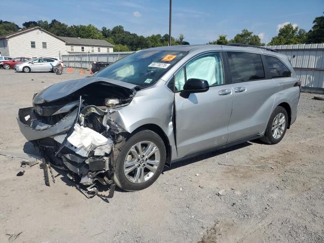 2023 TOYOTA SIENNA XSE, null