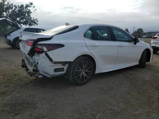 4T1G11AK5RU188873 - 2024 TOYOTA CAMRY SE NIGHT SHADE WHITE photo 3