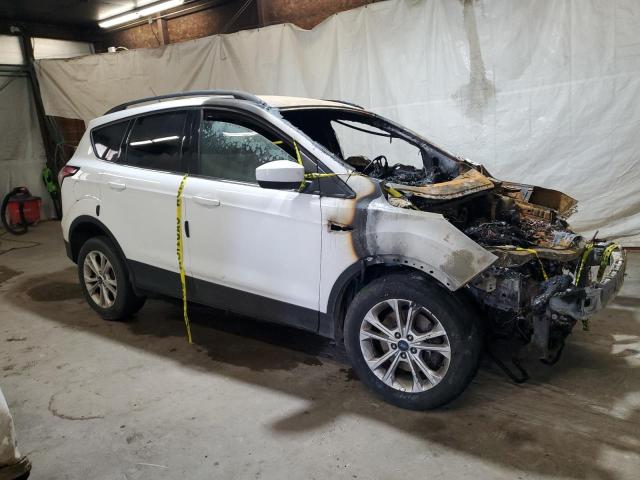 1FMCU9GD8JUB34565 - 2018 FORD ESCAPE SE Սպիտակ լուսանկար 4