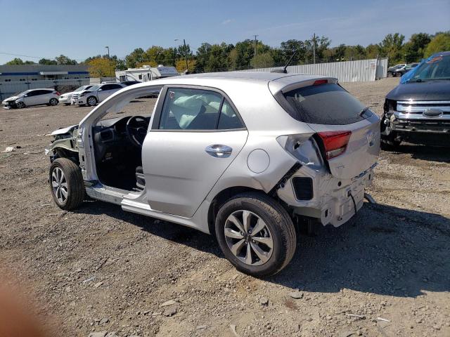 3KPA25AD3PE575885 - 2023 KIA RIO S SILVER photo 2