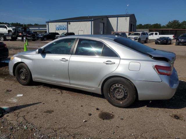 4T1BF3EK4BU678986 - 2011 TOYOTA CAMRY BASE SILVER photo 2