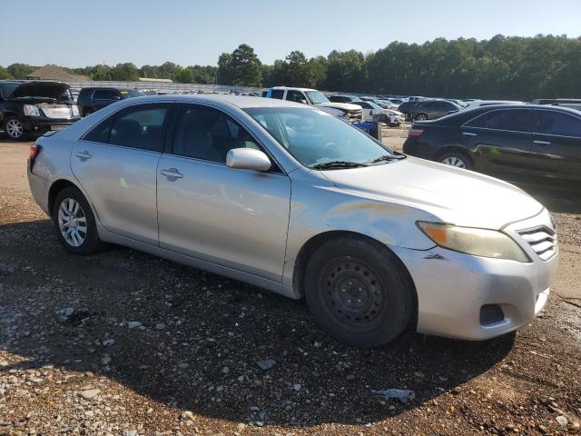 4T1BF3EK4BU678986 - 2011 TOYOTA CAMRY BASE SILVER photo 4