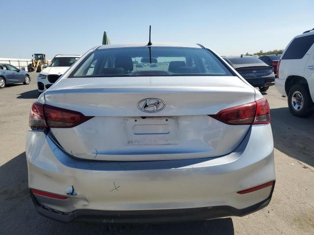 3KPC24A33KE052157 - 2019 HYUNDAI ACCENT SE Argent photo 6