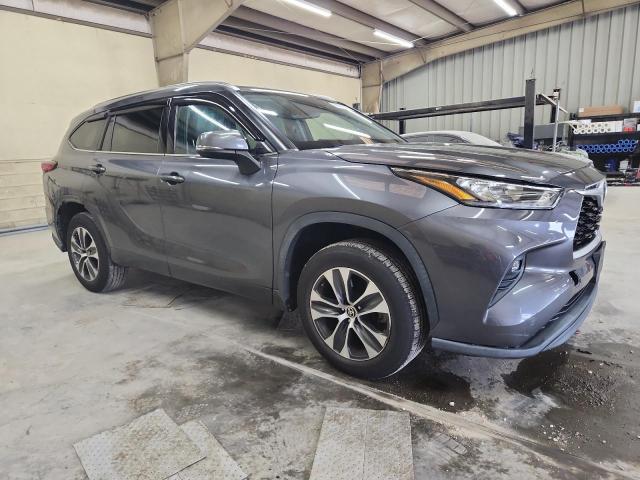 5TDGZRAHXLS005110 - 2020 TOYOTA HIGHLANDER XLE GRAY photo 4