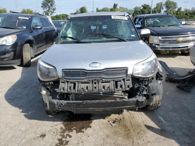 KNDJN2A29J7598650 - 2018 KIA SOUL SILVER photo 5