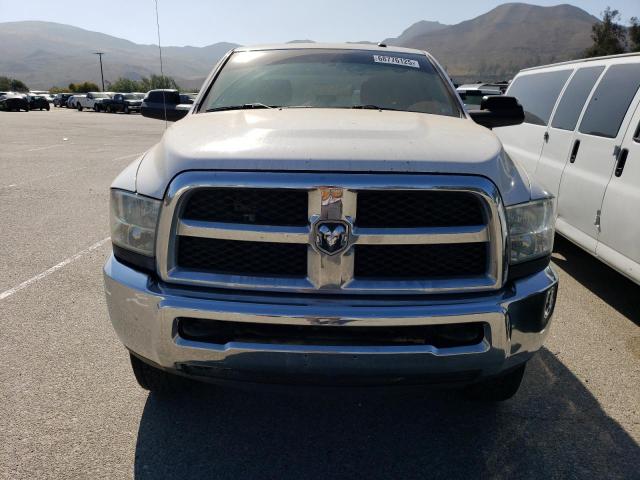 3C6UR5HJ7JG390147 - 2018 RAM 2500 ST Белый фото 5