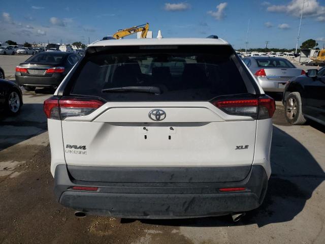 2T3W1RFV5MC161431 - 2021 TOYOTA RAV4 XLE WHITE photo 6