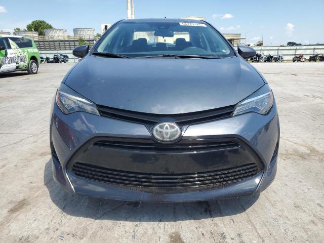 5YFBURHE2JP738794 - 2018 TOYOTA COROLLA L GRAY photo 5