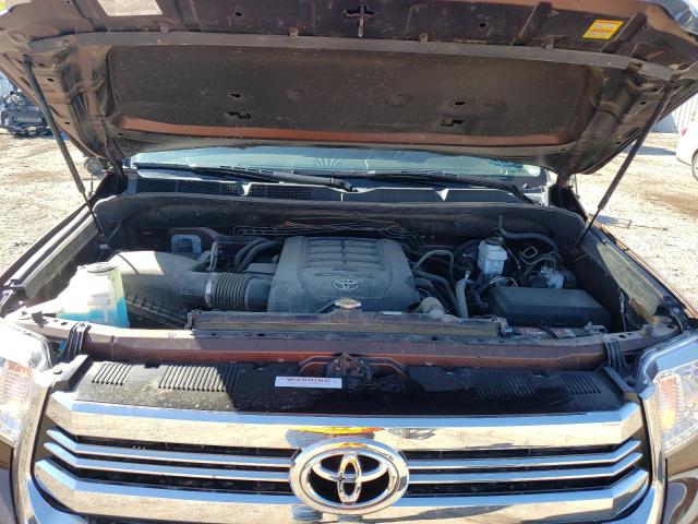 5TFDW5F13HX641627 - 2017 TOYOTA TUNDRA CREWMAX SR5 BROWN photo 11