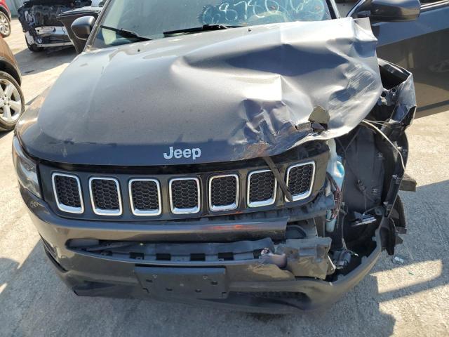 3C4NJDBB5JT392437 - 2018 JEEP COMPASS LATITUDE Մոխրագույն լուսանկար 12