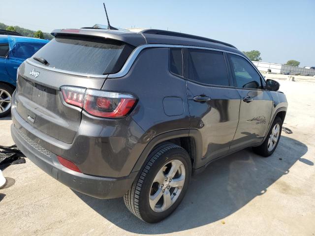 3C4NJDBB5JT392437 - 2018 JEEP COMPASS LATITUDE Մոխրագույն լուսանկար 3