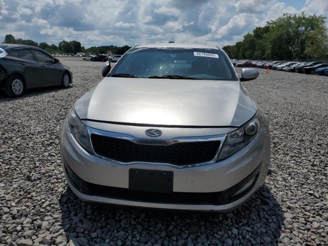 5XXGM4A75DG207137 - 2013 KIA OPTIMA LX 银色 照片 5
