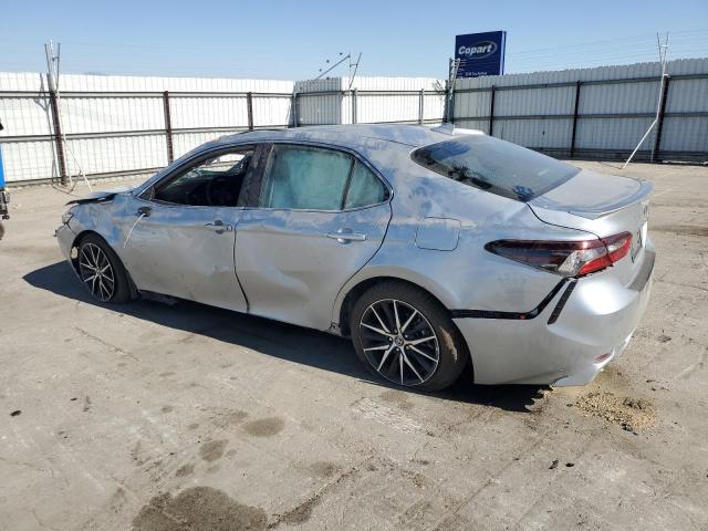 4T1S31AK7PU058207 - 2023 TOYOTA CAMRY SE NIGHT SHADE SILVER photo 2