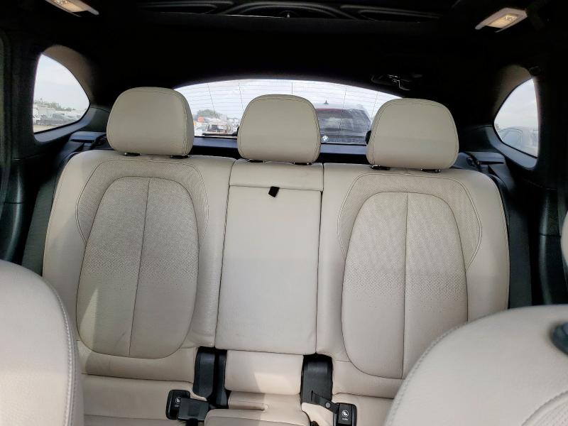 WBXHT3Z3XG4A51054 - 2016 BMW X1 XDRIVE28I WHITE photo 10