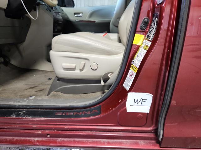 5TDYK3DC8DS313836 - 2013 TOYOTA SIENNA XLE BURGUNDY photo 13