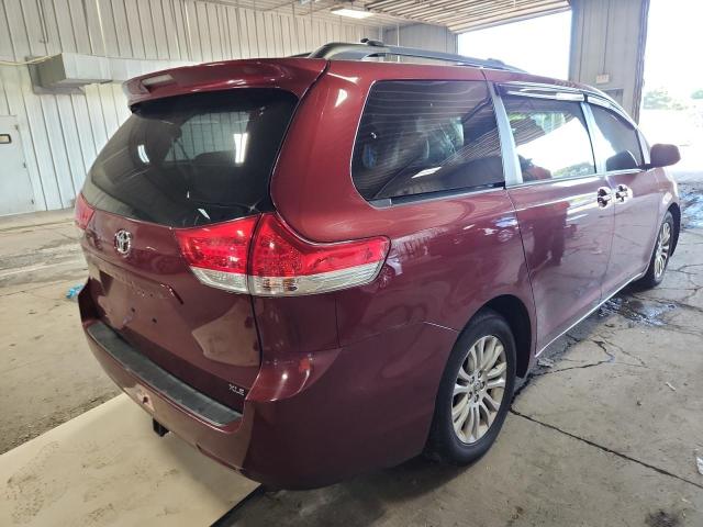 5TDYK3DC8DS313836 - 2013 TOYOTA SIENNA XLE BURGUNDY photo 3