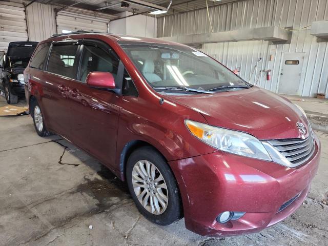 5TDYK3DC8DS313836 - 2013 TOYOTA SIENNA XLE BURGUNDY photo 4