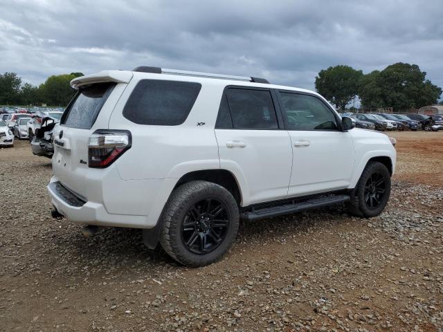 JTEFU5JR1P5283915 - 2023 TOYOTA 4RUNNER SR5 WHITE photo 3