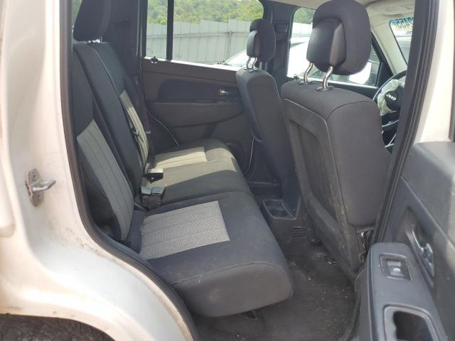 1J4PN2GK8AW143998 - 2010 JEEP LIBERTY SPORT WHITE photo 11