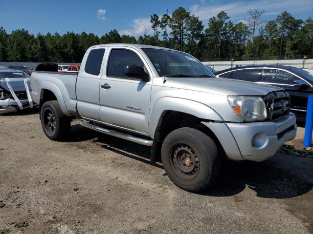 5TETU4GN0AZ680994 - 2010 TOYOTA TACOMA PRERUNNER ACCESS CAB SILVER photo 4