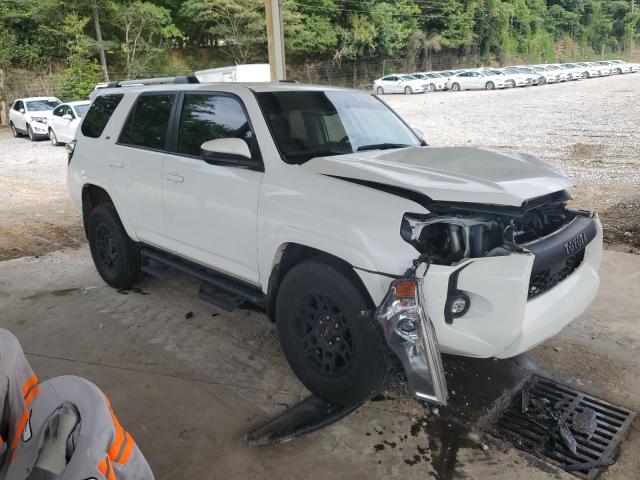 JTEMU5JRXN6036861 - 2022 TOYOTA 4RUNNER SR5/SR5 PREMIUM WHITE photo 4