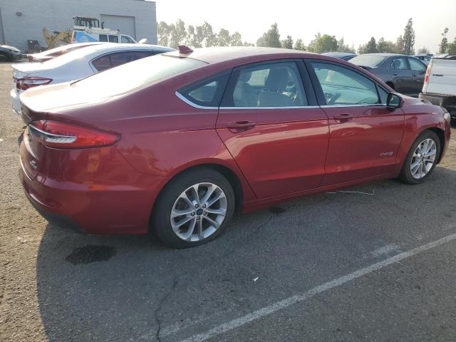 3FA6P0LU9KR210867 - 2019 FORD FUSION SE RED photo 3