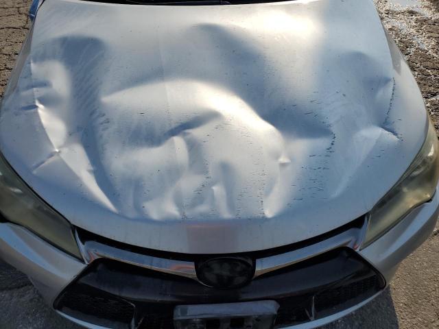 4T1BF1FKXGU590969 - 2016 TOYOTA CAMRY LE 银色 照片 11