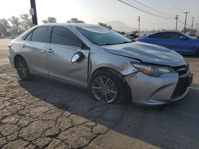 4T1BF1FKXGU590969 - 2016 TOYOTA CAMRY LE 银色 照片 4