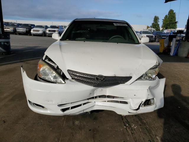 JTDBE32K420024329 - 2002 TOYOTA CAMRY LE WHITE photo 5