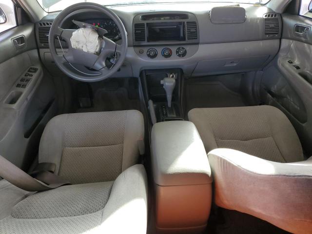 JTDBE32K420024329 - 2002 TOYOTA CAMRY LE WHITE photo 8