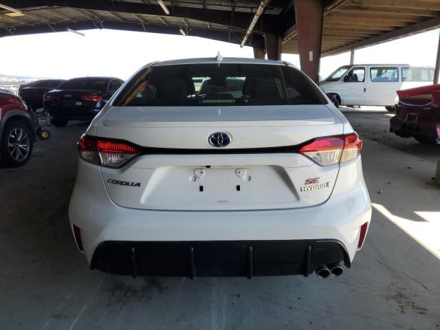 JTDBCMFE4R3046193 - 2024 TOYOTA COROLLA LE Weiß Foto 6