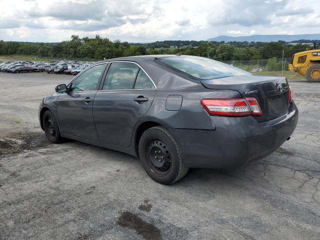 4T1BF3EK7BU137611 - 2011 TOYOTA CAMRY BASE GRAY photo 2