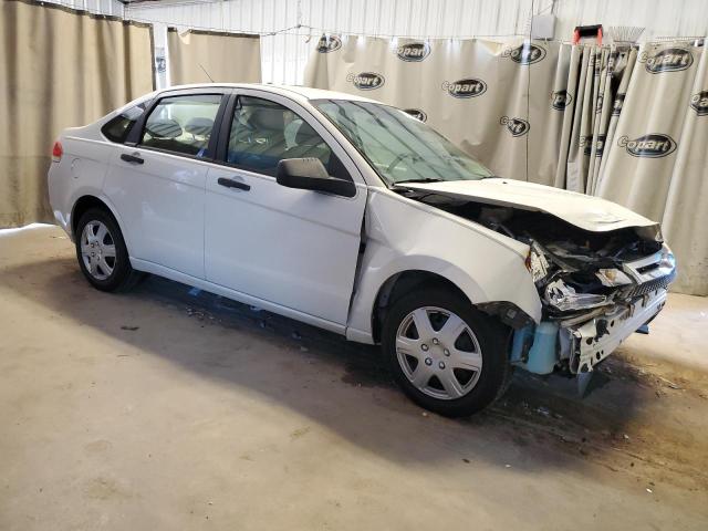 1FAHP3EN5AW112544 - 2010 FORD FOCUS S WHITE photo 4