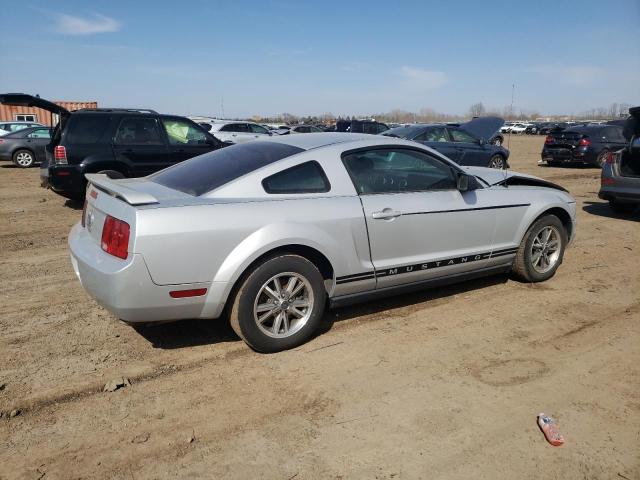 1ZVFT80N755153168 - 2005 FORD MUSTANG SILVER photo 3