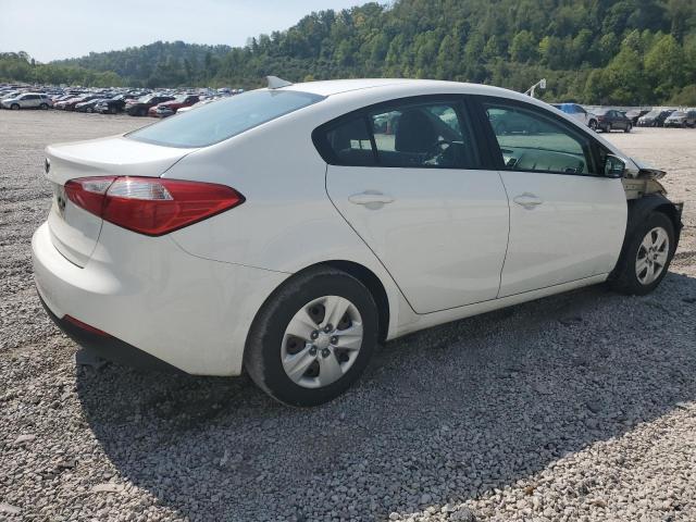 KNAFK4A61G5445081 - 2016 KIA FORTE LX WHITE photo 3