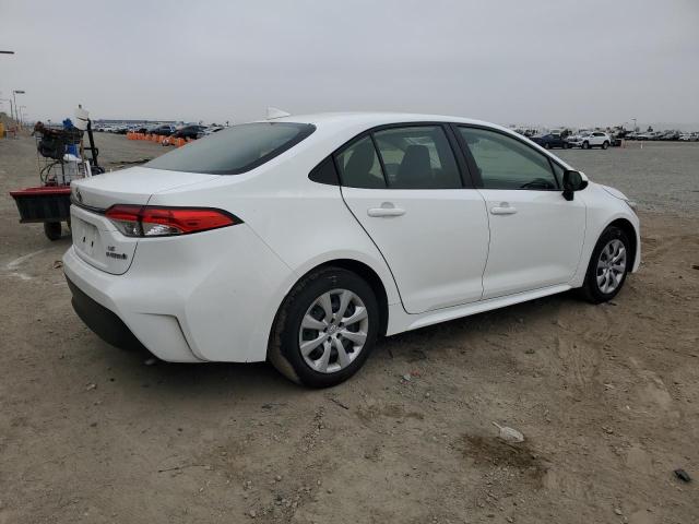 JTDBCMFE7R3066633 - 2024 TOYOTA COROLLA LE WHITE photo 3