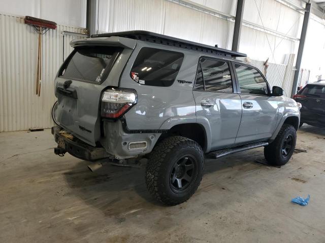 JTEBU5JR1H5445624 - 2017 TOYOTA 4RUNNER SR5/SR5 PREMIUM Gümüş foto 3