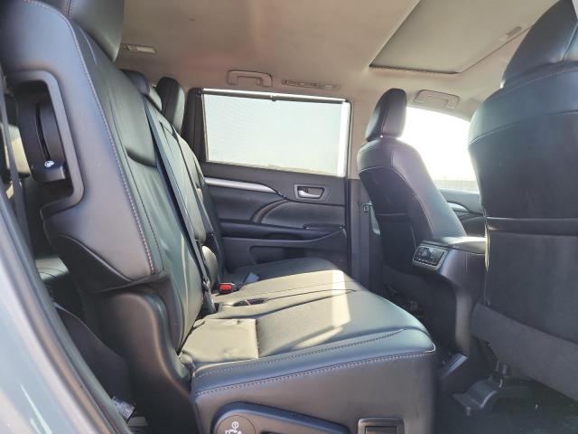 5TDJZRFH5KS597772 - 2019 TOYOTA HIGHLANDER SE 白色 照片 11